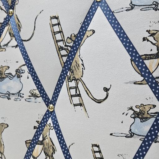 Quicksy Mice 3149 2.jpg