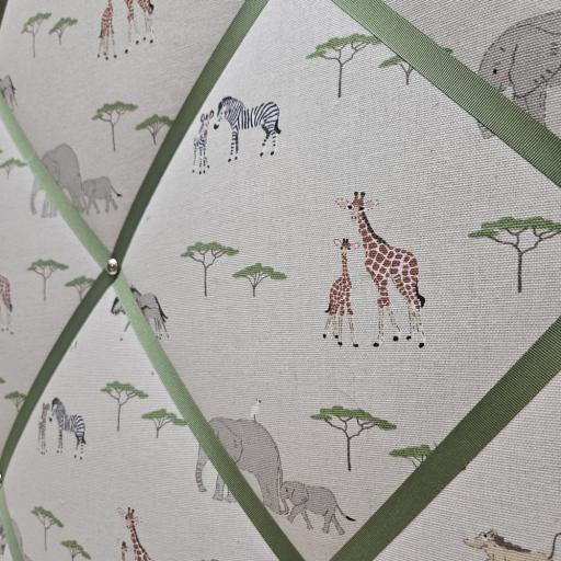 Africa and Olive 8181 B.jpg